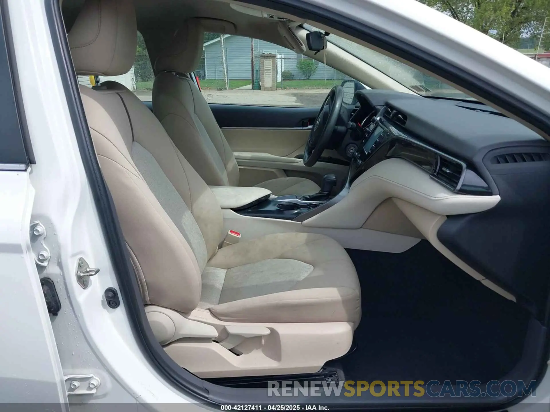 5 Фотография поврежденного автомобиля 4T1B11HK8KU819721 TOYOTA CAMRY 2019