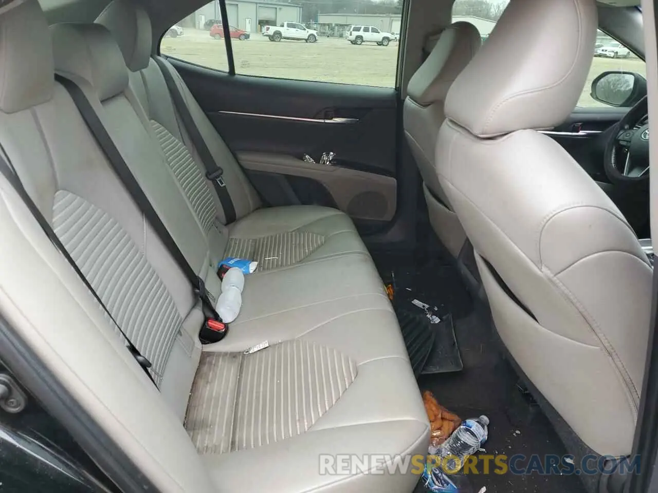 10 Фотография поврежденного автомобиля 4T1B11HK8KU828001 TOYOTA CAMRY 2019