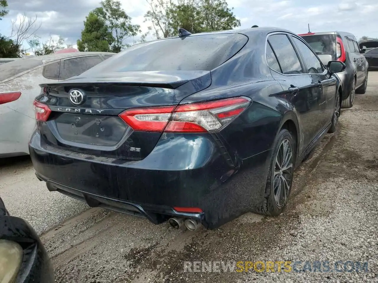 4 Photograph of a damaged car 4T1B11HK8KU833909 TOYOTA CAMRY 2019