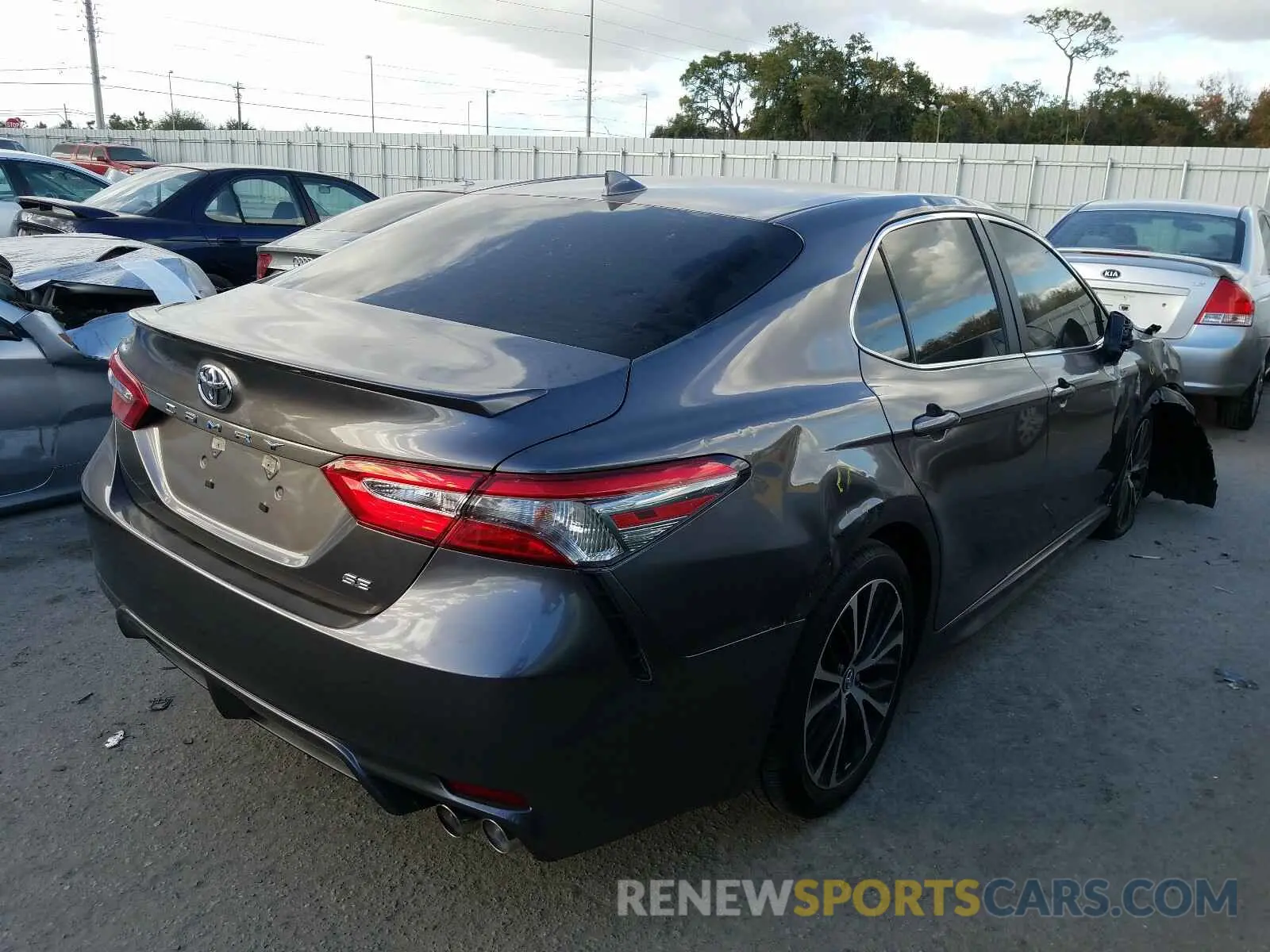 4 Photograph of a damaged car 4T1B11HK8KU843842 TOYOTA CAMRY 2019