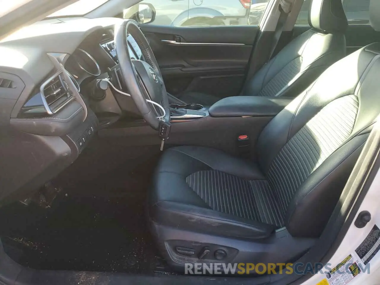 7 Photograph of a damaged car 4T1B11HK8KU844263 TOYOTA CAMRY 2019