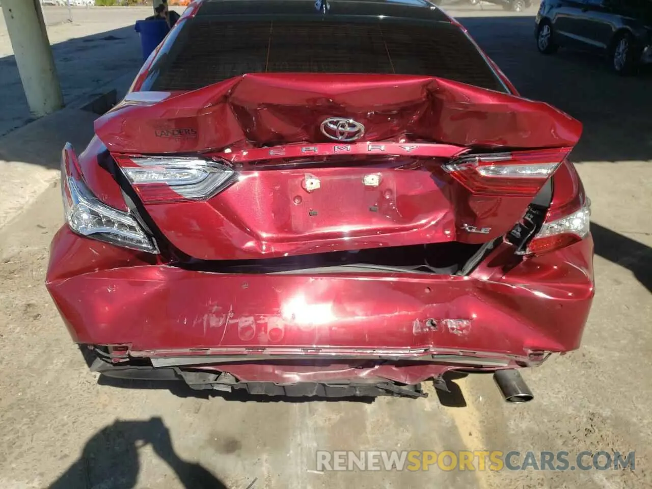 9 Photograph of a damaged car 4T1B11HK8KU844716 TOYOTA CAMRY 2019