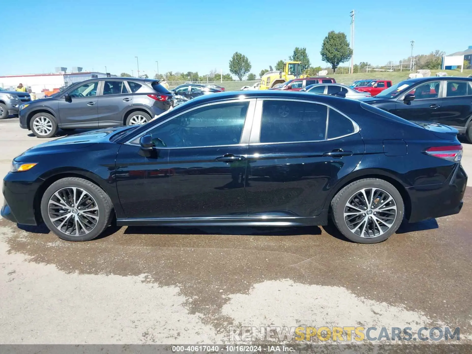14 Photograph of a damaged car 4T1B11HK9KU160516 TOYOTA CAMRY 2019