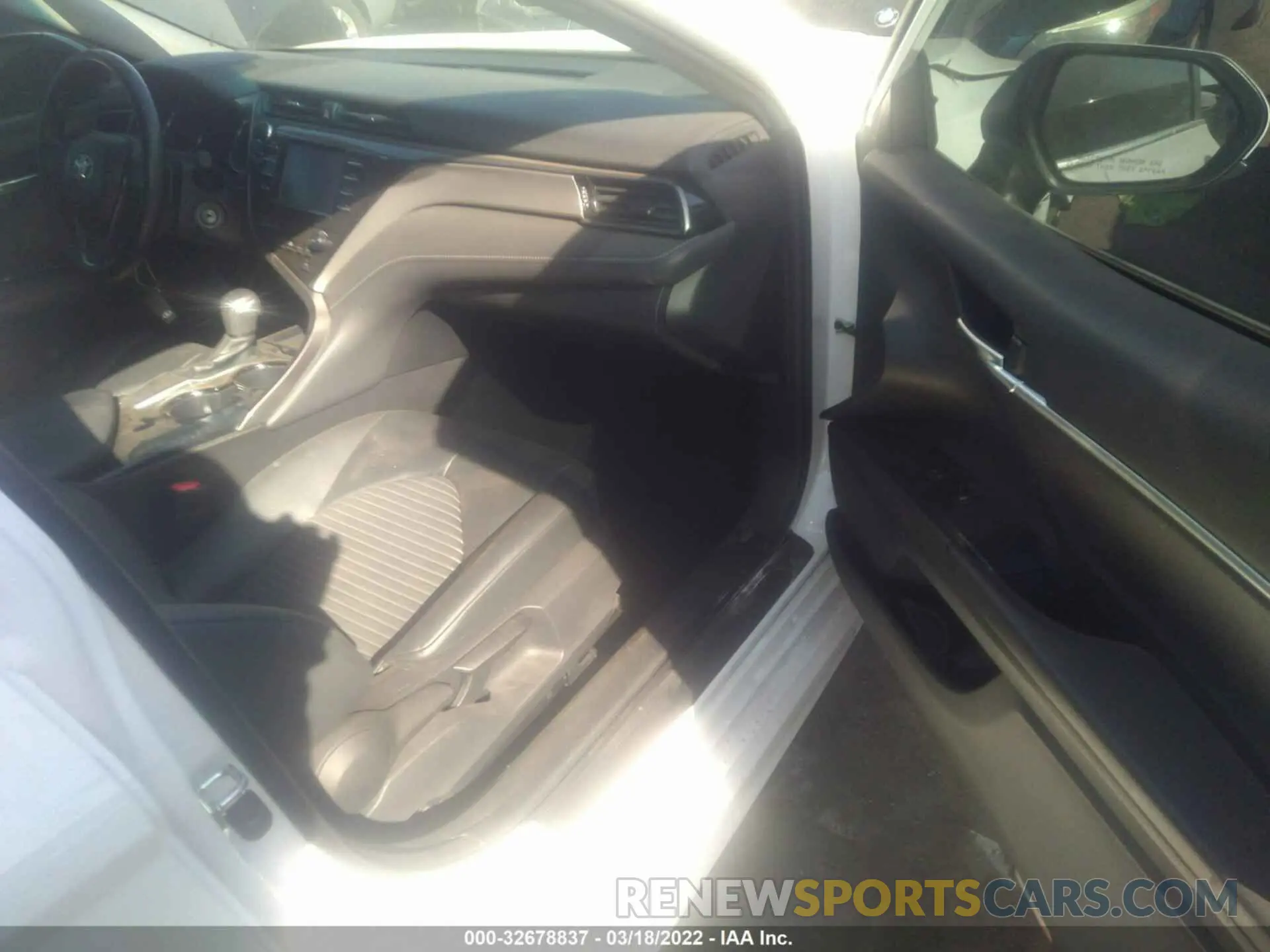 5 Photograph of a damaged car 4T1B11HK9KU188333 TOYOTA CAMRY 2019