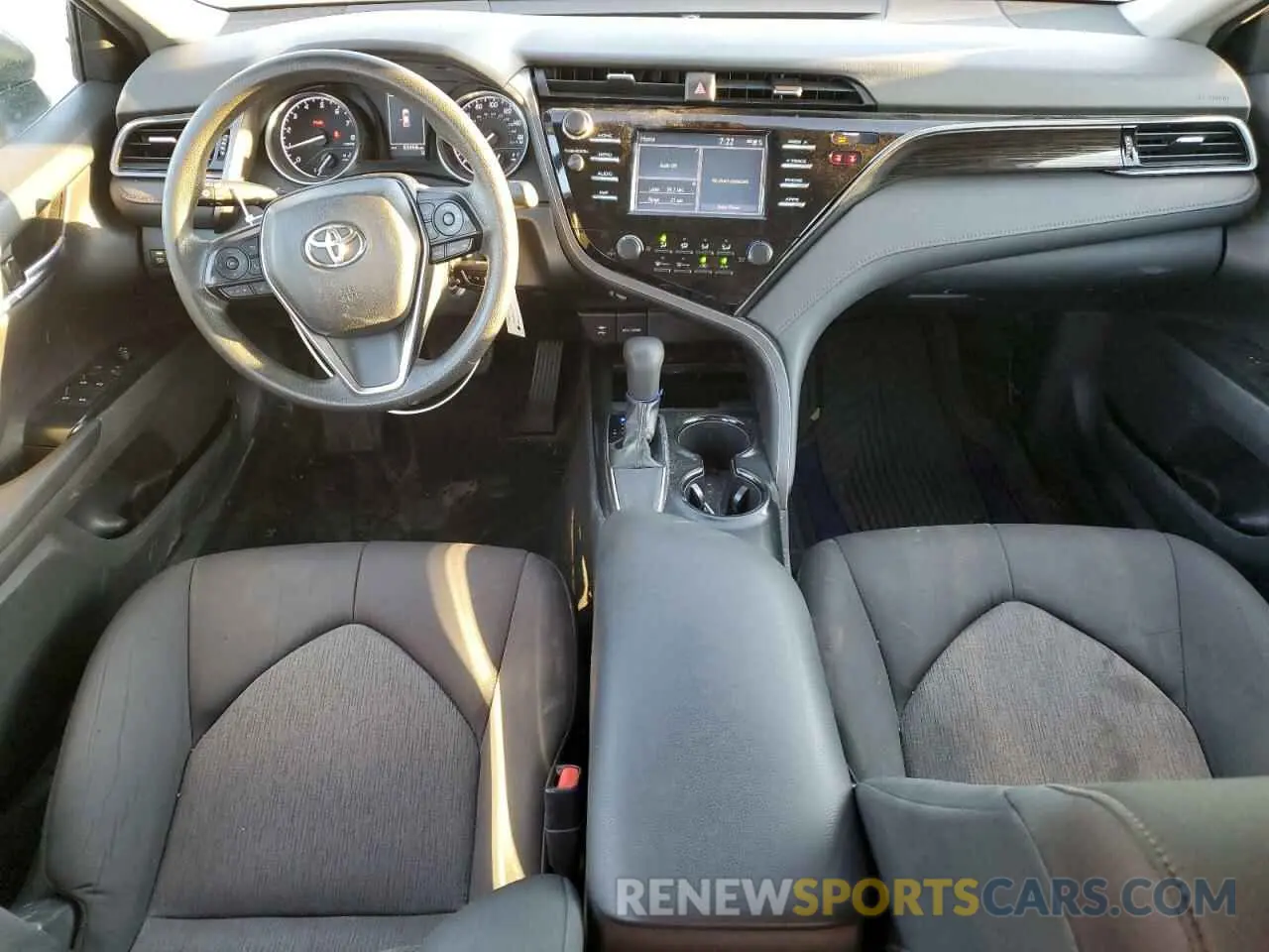 8 Photograph of a damaged car 4T1B11HK9KU193175 TOYOTA CAMRY 2019