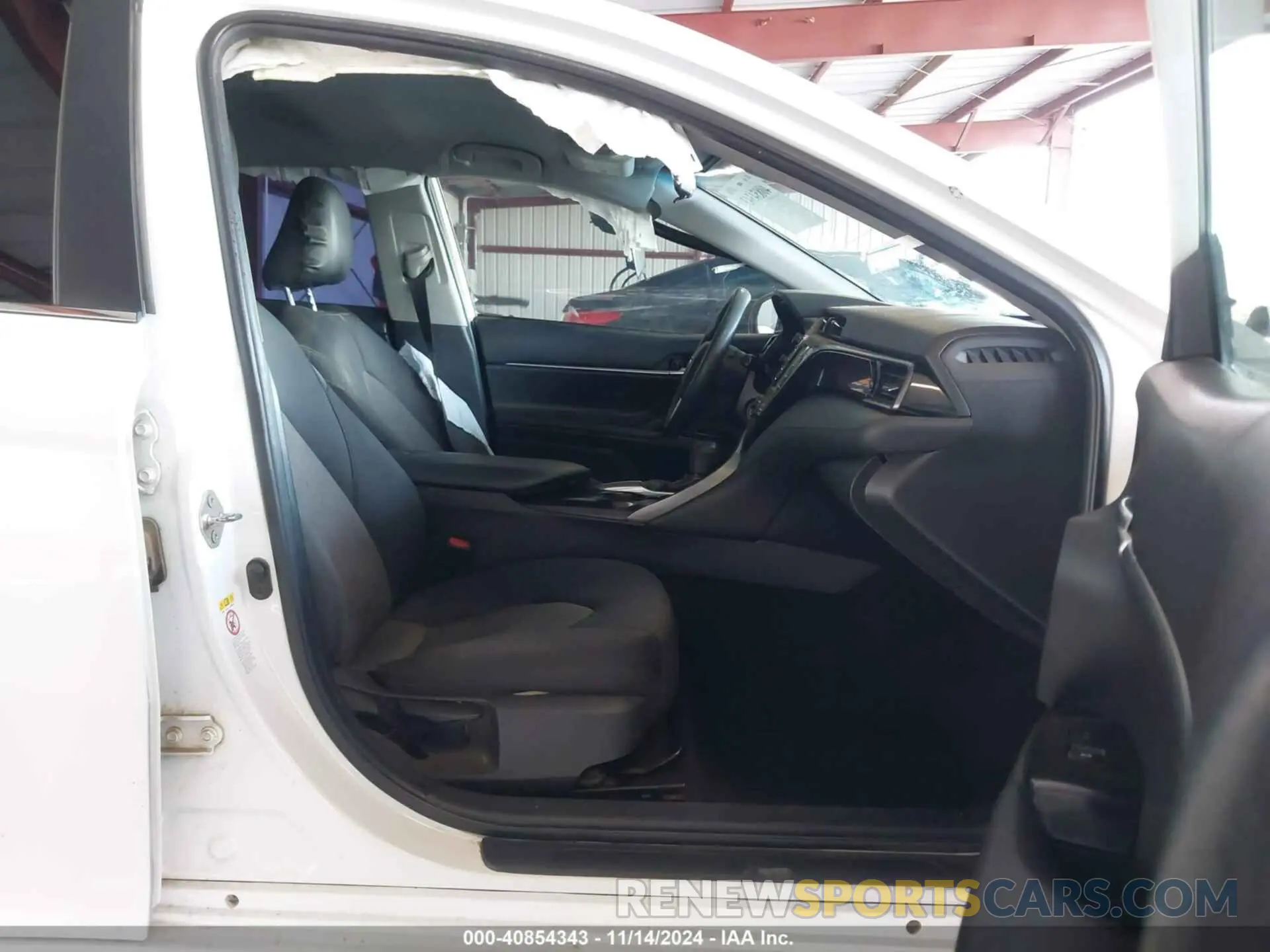 5 Фотография поврежденного автомобиля 4T1B11HK9KU197548 TOYOTA CAMRY 2019