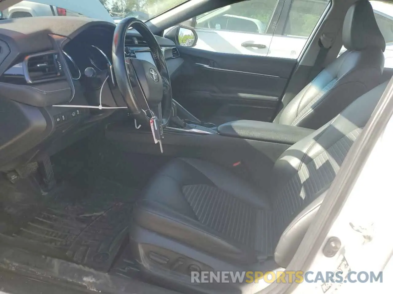 7 Photograph of a damaged car 4T1B11HK9KU198005 TOYOTA CAMRY 2019