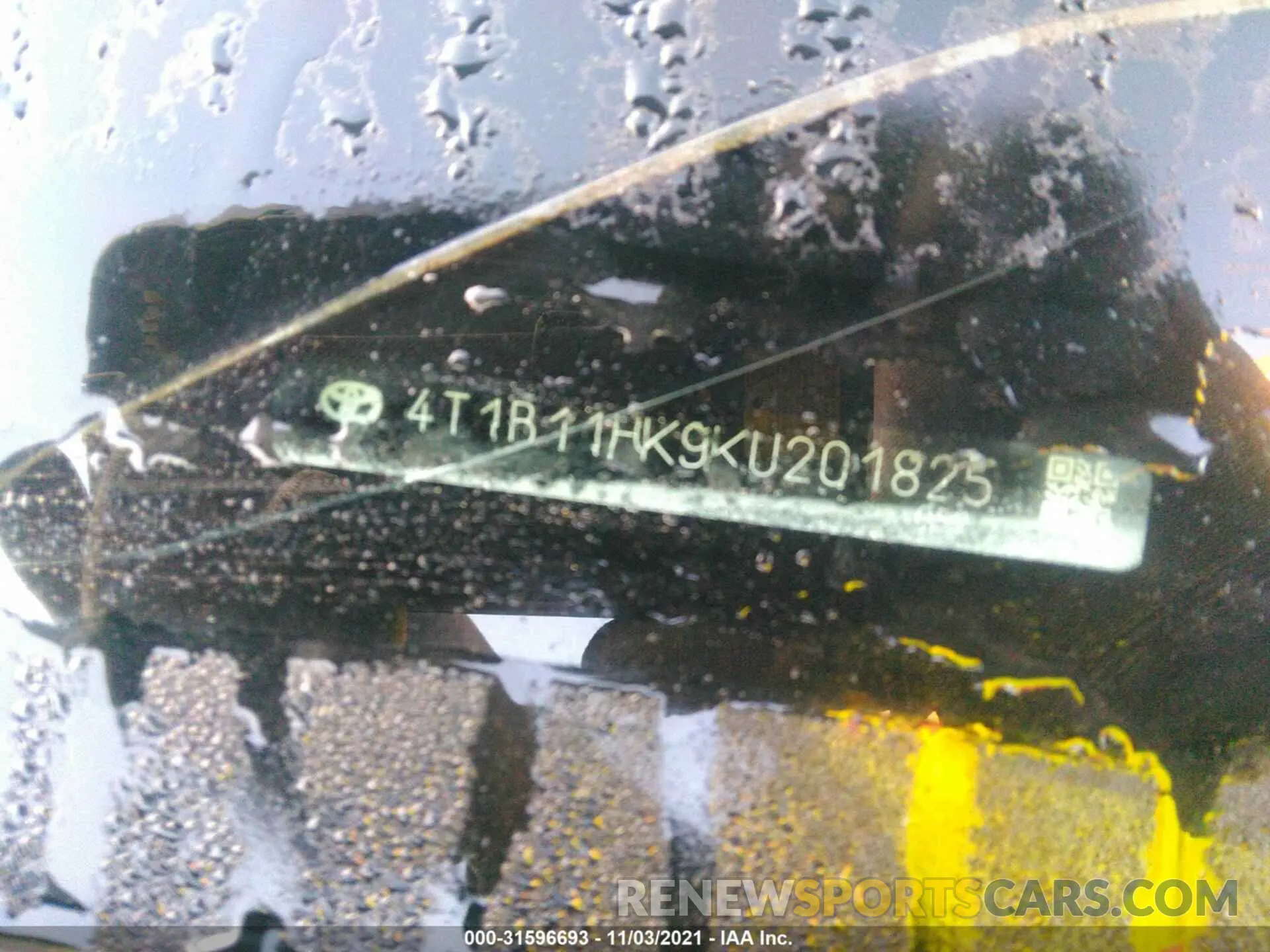 9 Photograph of a damaged car 4T1B11HK9KU201825 TOYOTA CAMRY 2019