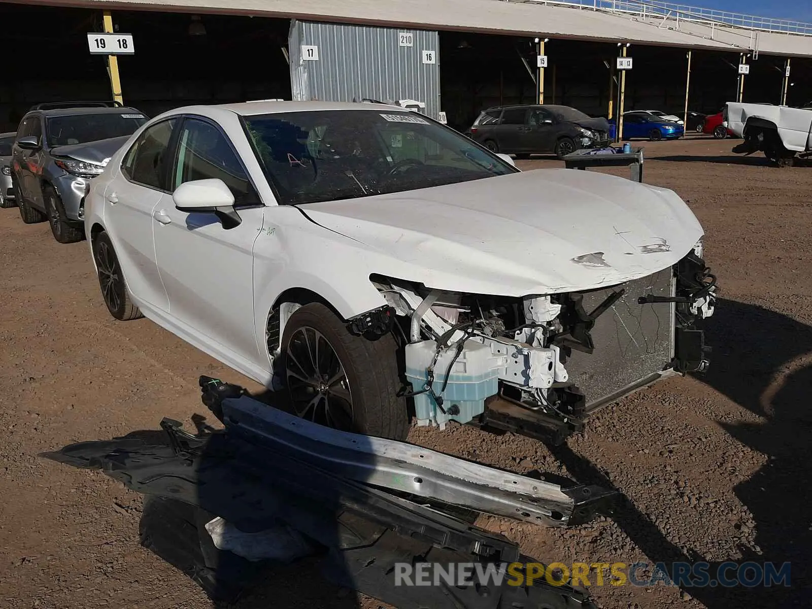 1 Photograph of a damaged car 4T1B11HK9KU202943 TOYOTA CAMRY 2019
