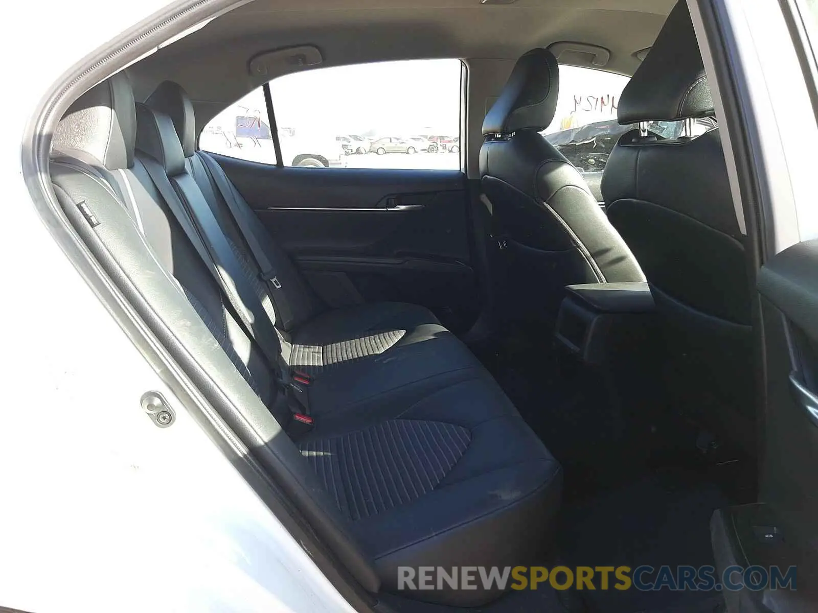 6 Photograph of a damaged car 4T1B11HK9KU202943 TOYOTA CAMRY 2019