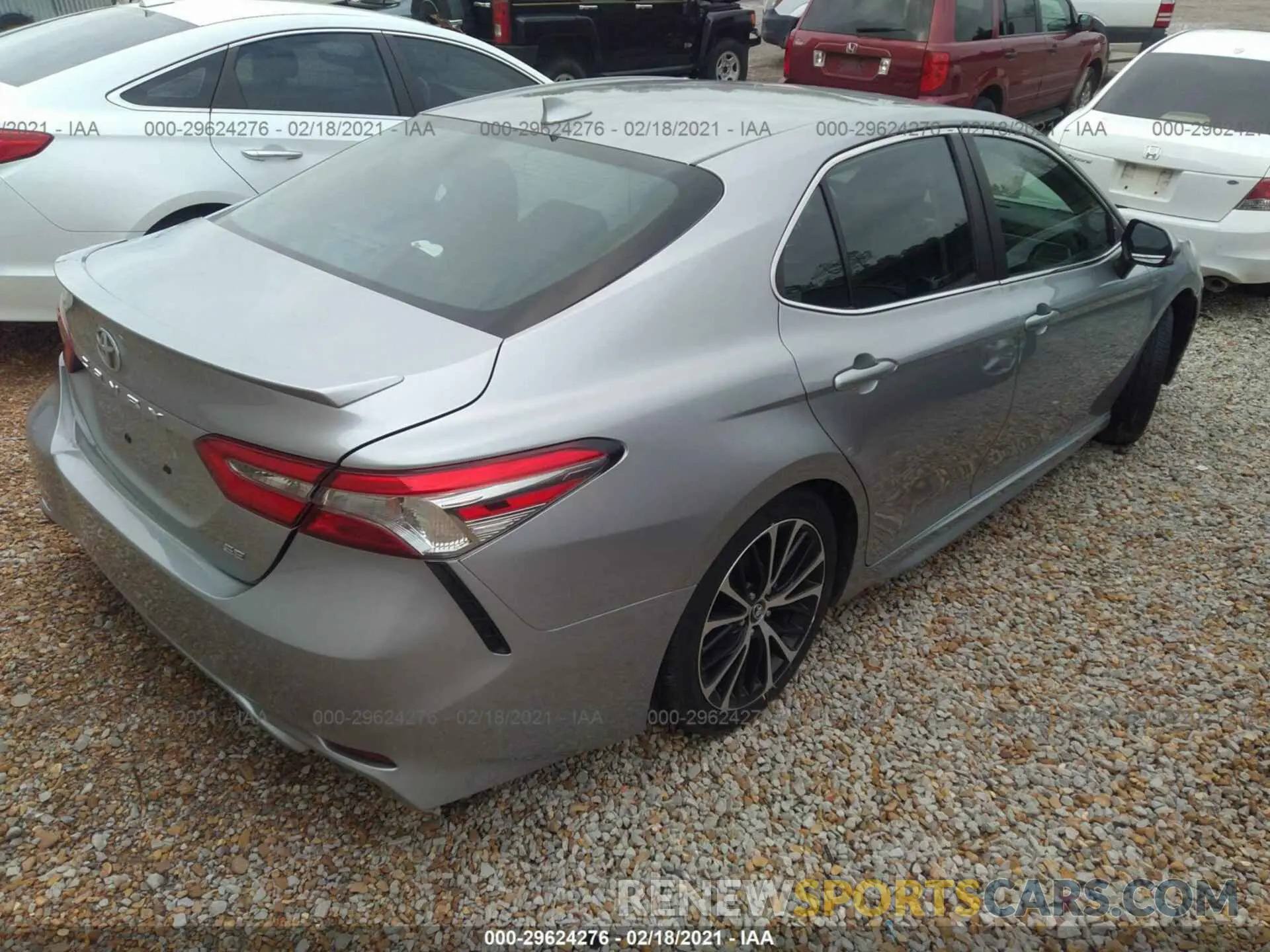 4 Фотография поврежденного автомобиля 4T1B11HK9KU203994 TOYOTA CAMRY 2019