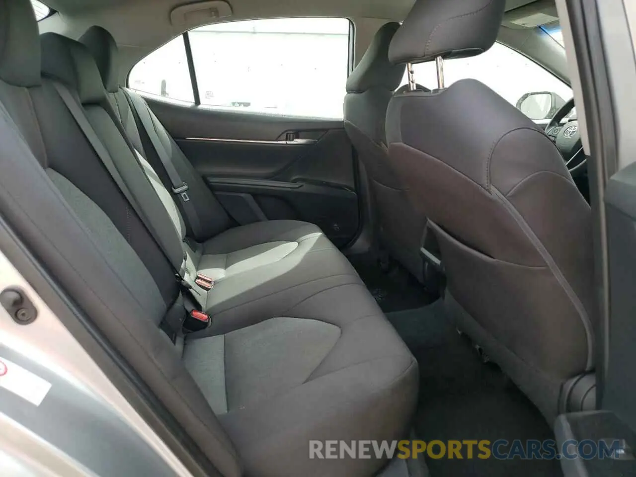 10 Photograph of a damaged car 4T1B11HK9KU223176 TOYOTA CAMRY 2019