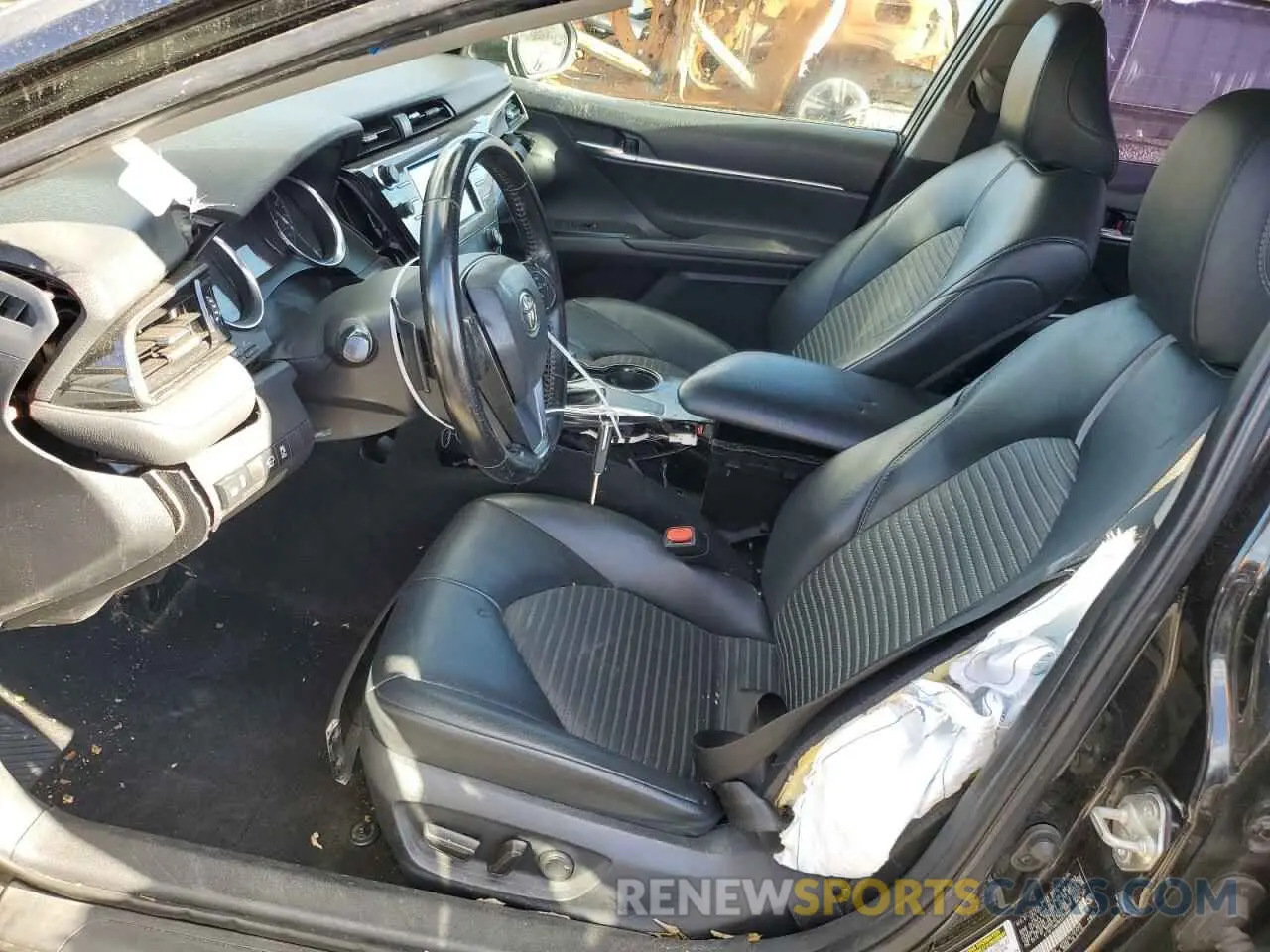 7 Photograph of a damaged car 4T1B11HK9KU233691 TOYOTA CAMRY 2019