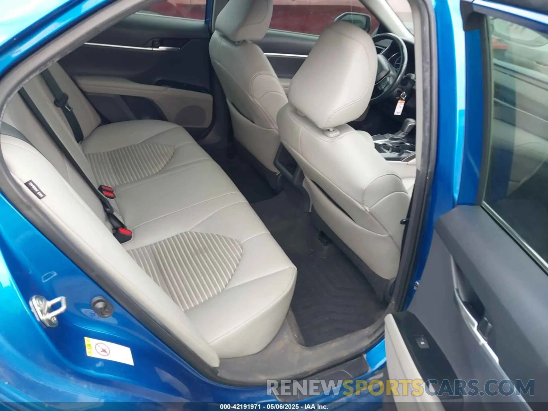 8 Photograph of a damaged car 4T1B11HK9KU241905 TOYOTA CAMRY 2019