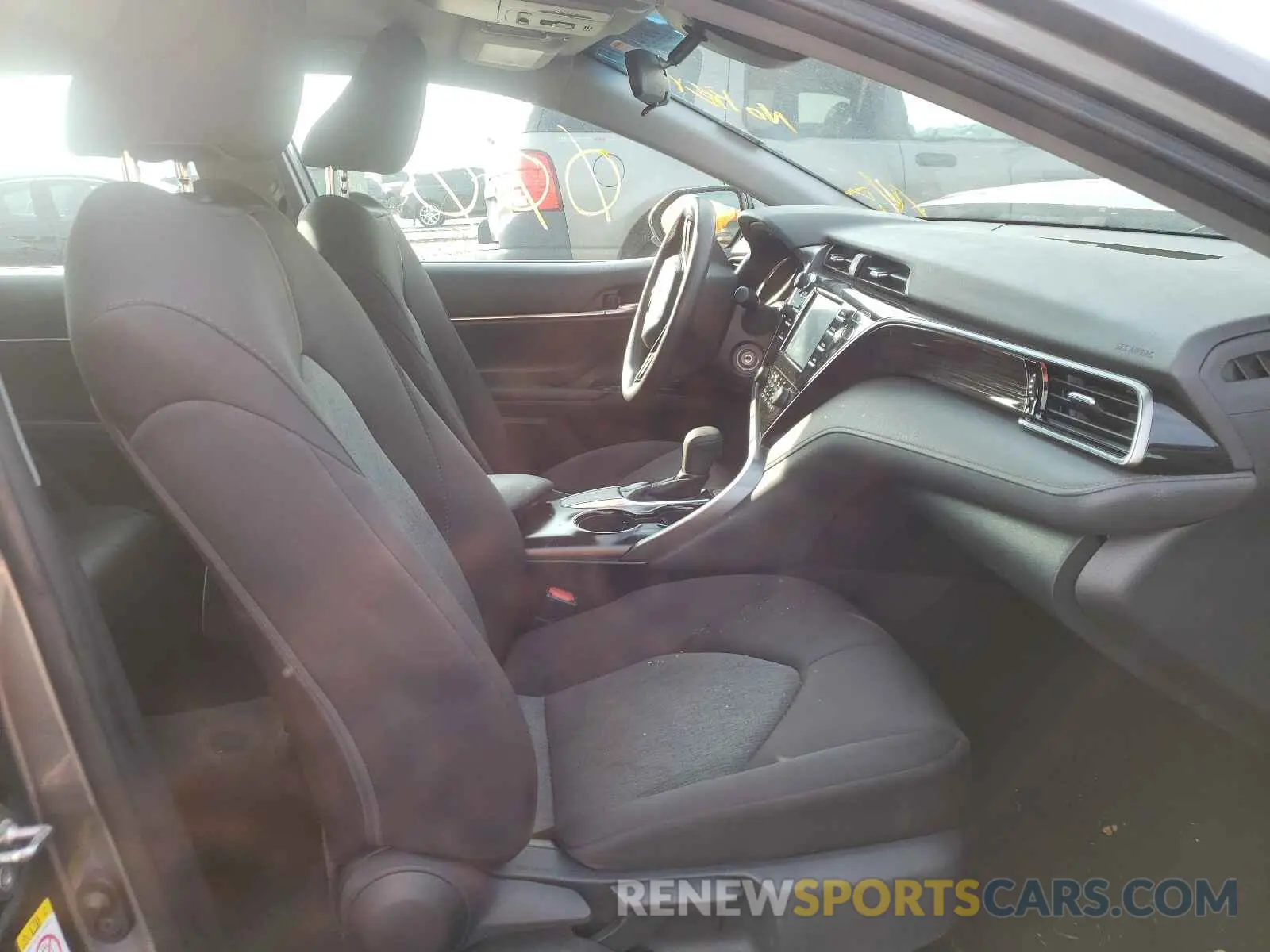 5 Photograph of a damaged car 4T1B11HK9KU243928 TOYOTA CAMRY 2019