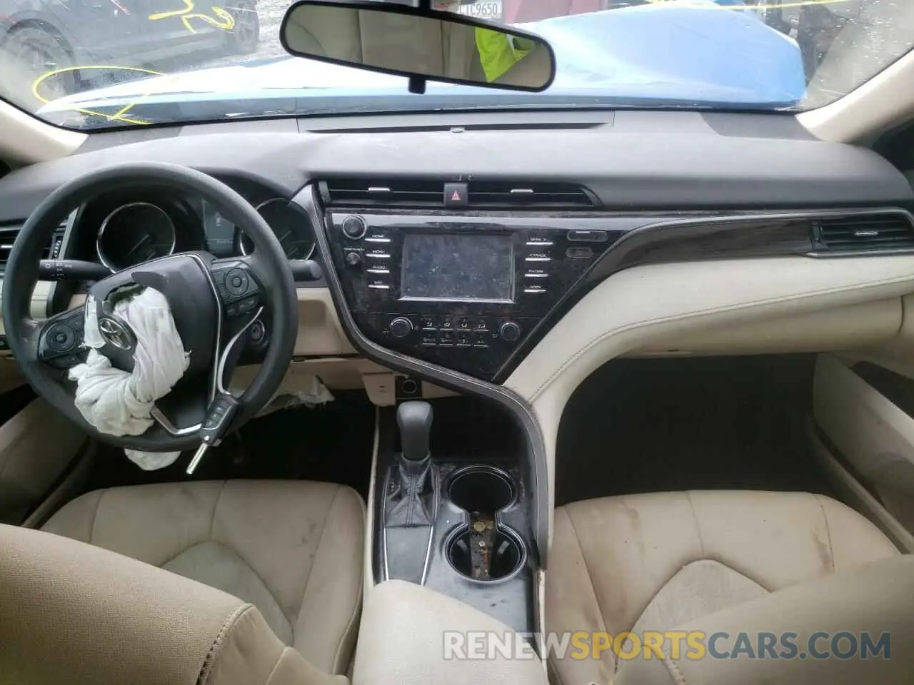 9 Photograph of a damaged car 4T1B11HK9KU260289 TOYOTA CAMRY 2019