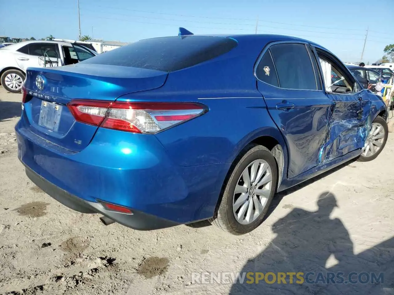 3 Photograph of a damaged car 4T1B11HK9KU260910 TOYOTA CAMRY 2019