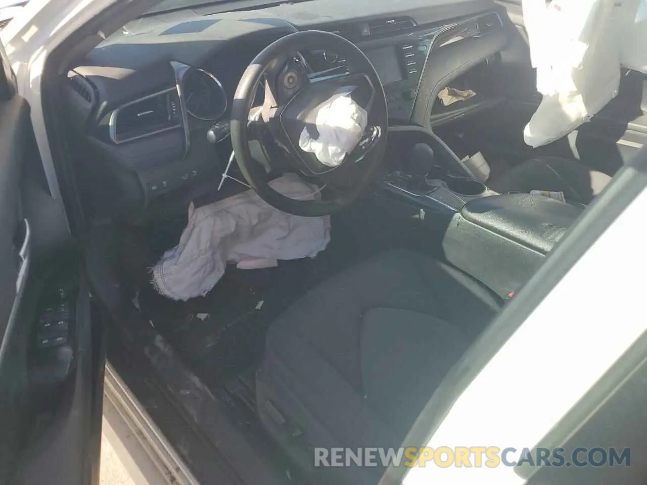 8 Фотография поврежденного автомобиля 4T1B11HK9KU267193 TOYOTA CAMRY 2019
