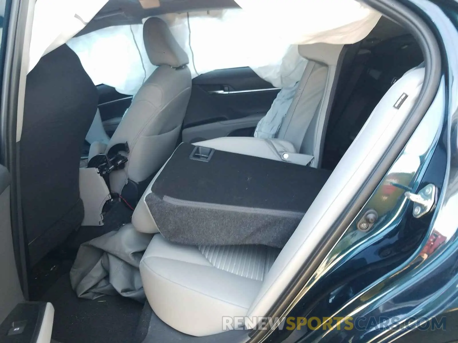 6 Photograph of a damaged car 4T1B11HK9KU278517 TOYOTA CAMRY 2019