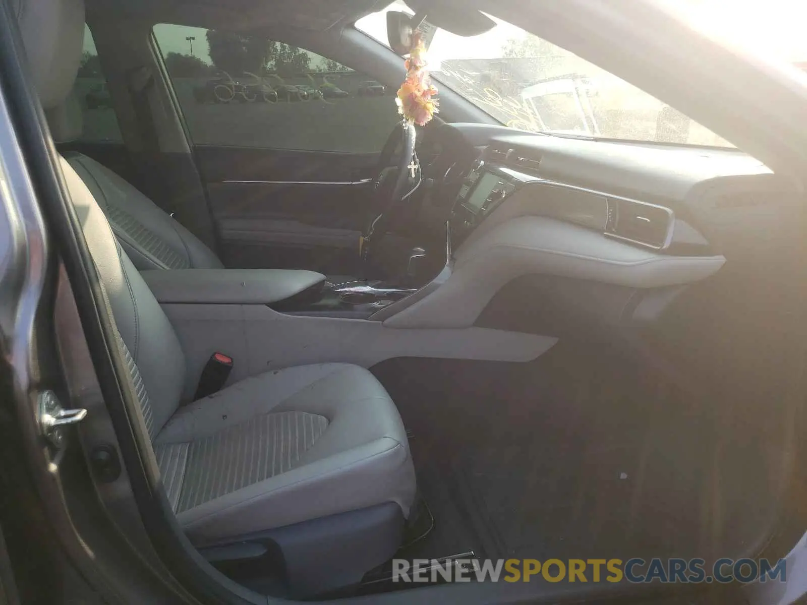 5 Photograph of a damaged car 4T1B11HK9KU278887 TOYOTA CAMRY 2019
