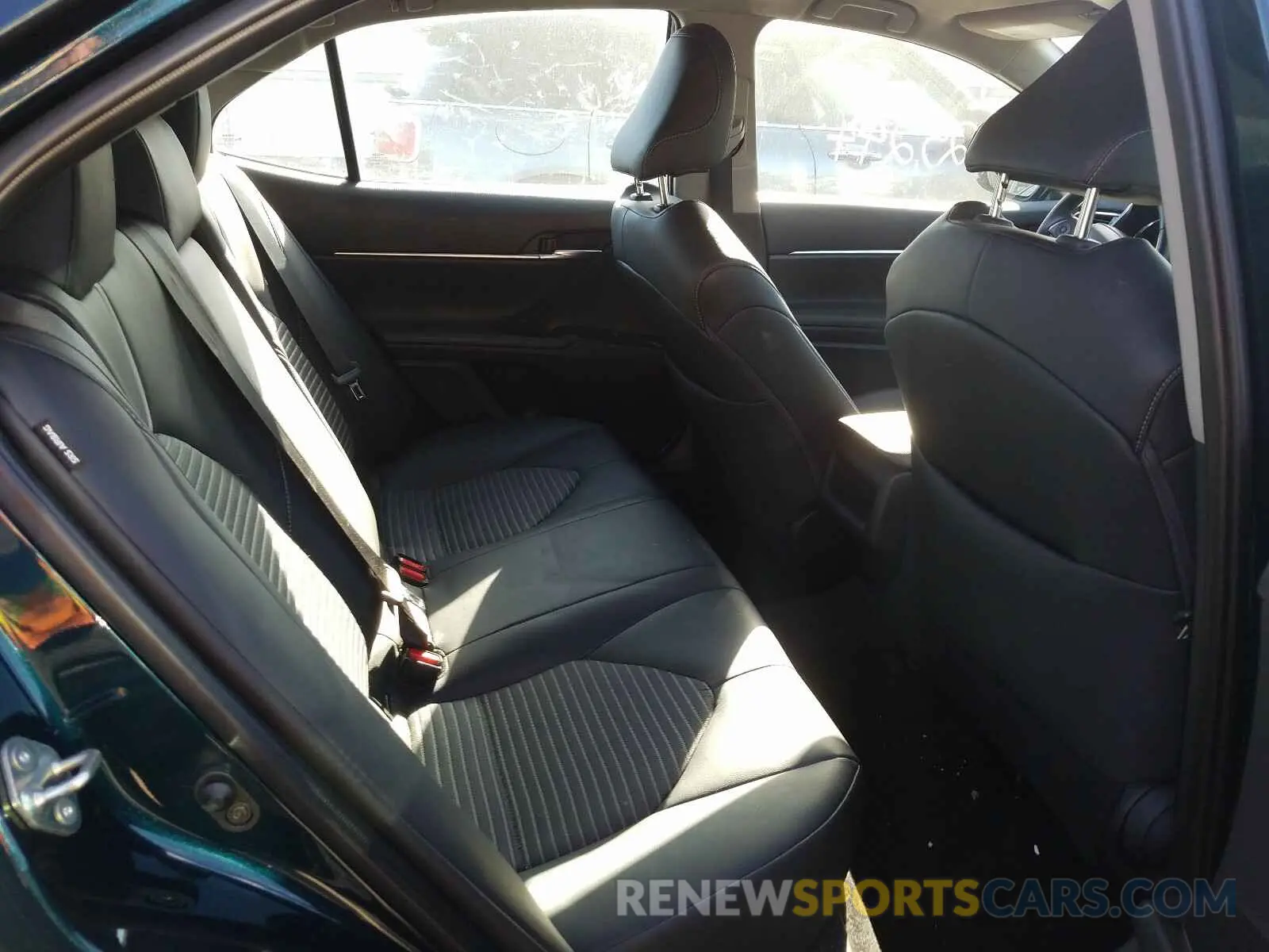 6 Photograph of a damaged car 4T1B11HK9KU280381 TOYOTA CAMRY 2019