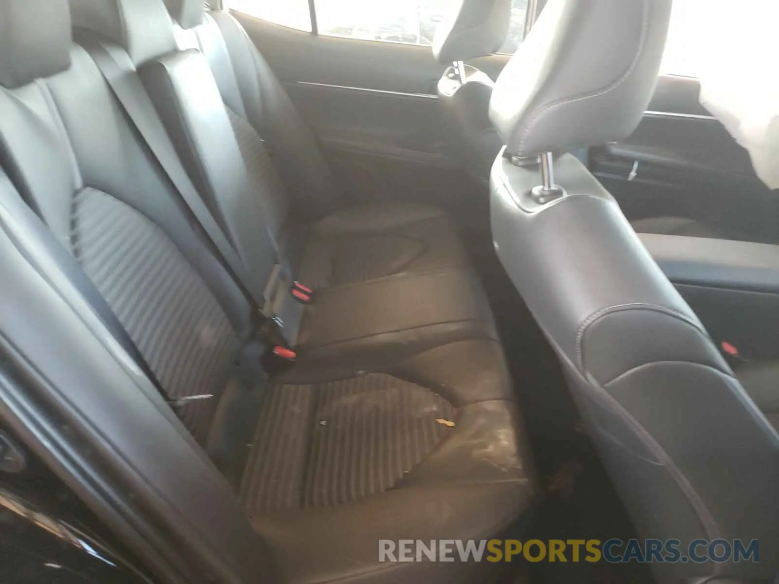 6 Photograph of a damaged car 4T1B11HK9KU292594 TOYOTA CAMRY 2019