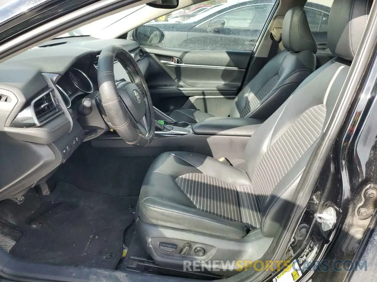 7 Photograph of a damaged car 4T1B11HK9KU679372 TOYOTA CAMRY 2019