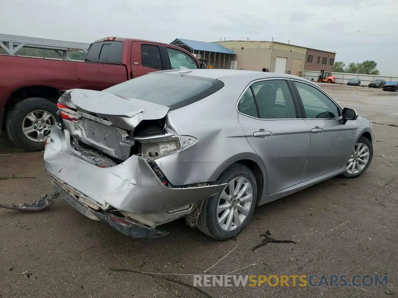 3 Фотография поврежденного автомобиля 4T1B11HK9KU684202 TOYOTA CAMRY 2019