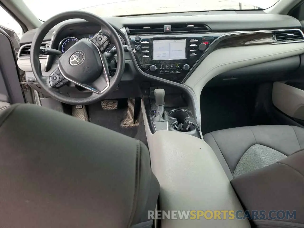 8 Фотография поврежденного автомобиля 4T1B11HK9KU684202 TOYOTA CAMRY 2019