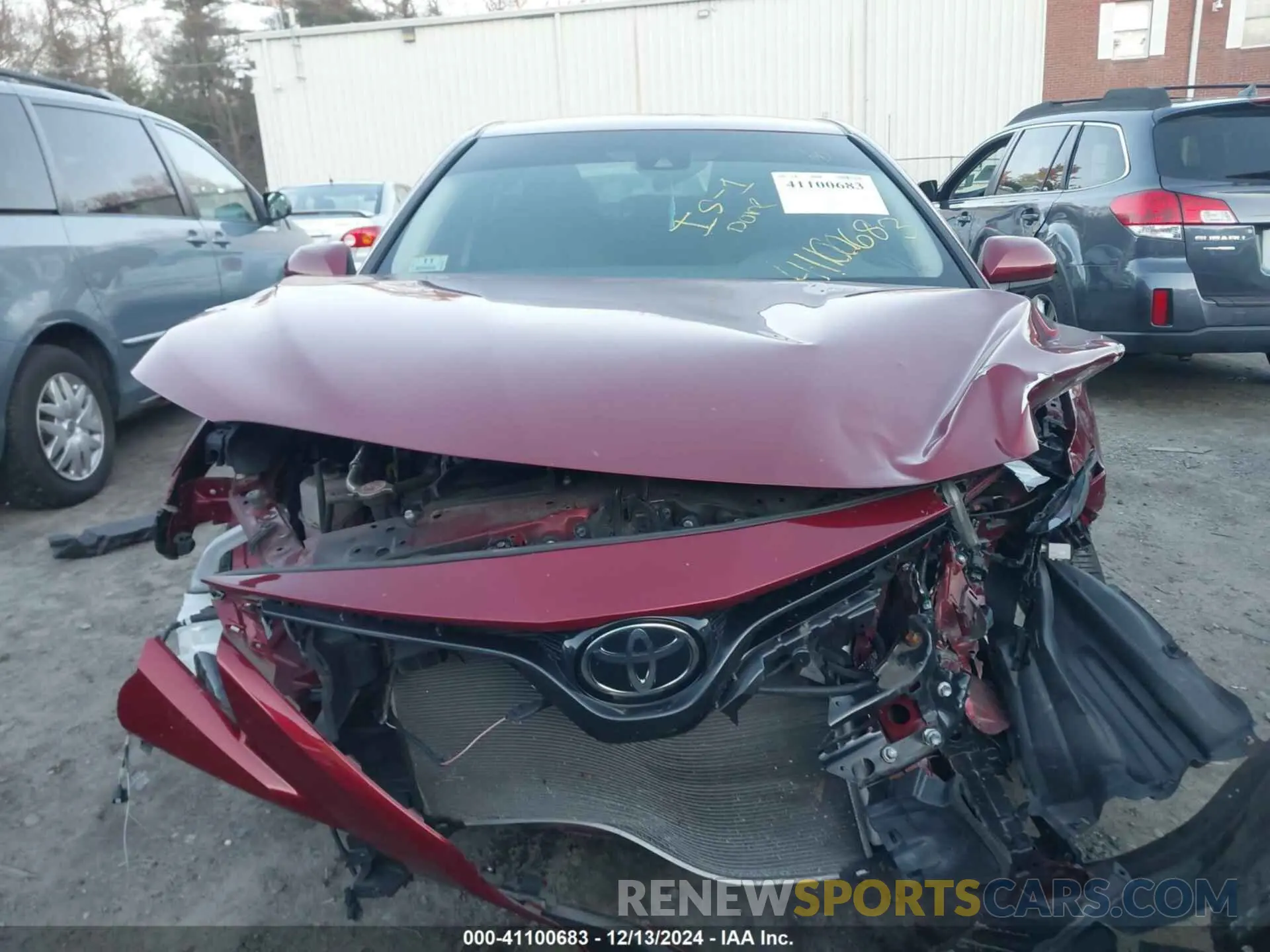 12 Photograph of a damaged car 4T1B11HK9KU692252 TOYOTA CAMRY 2019