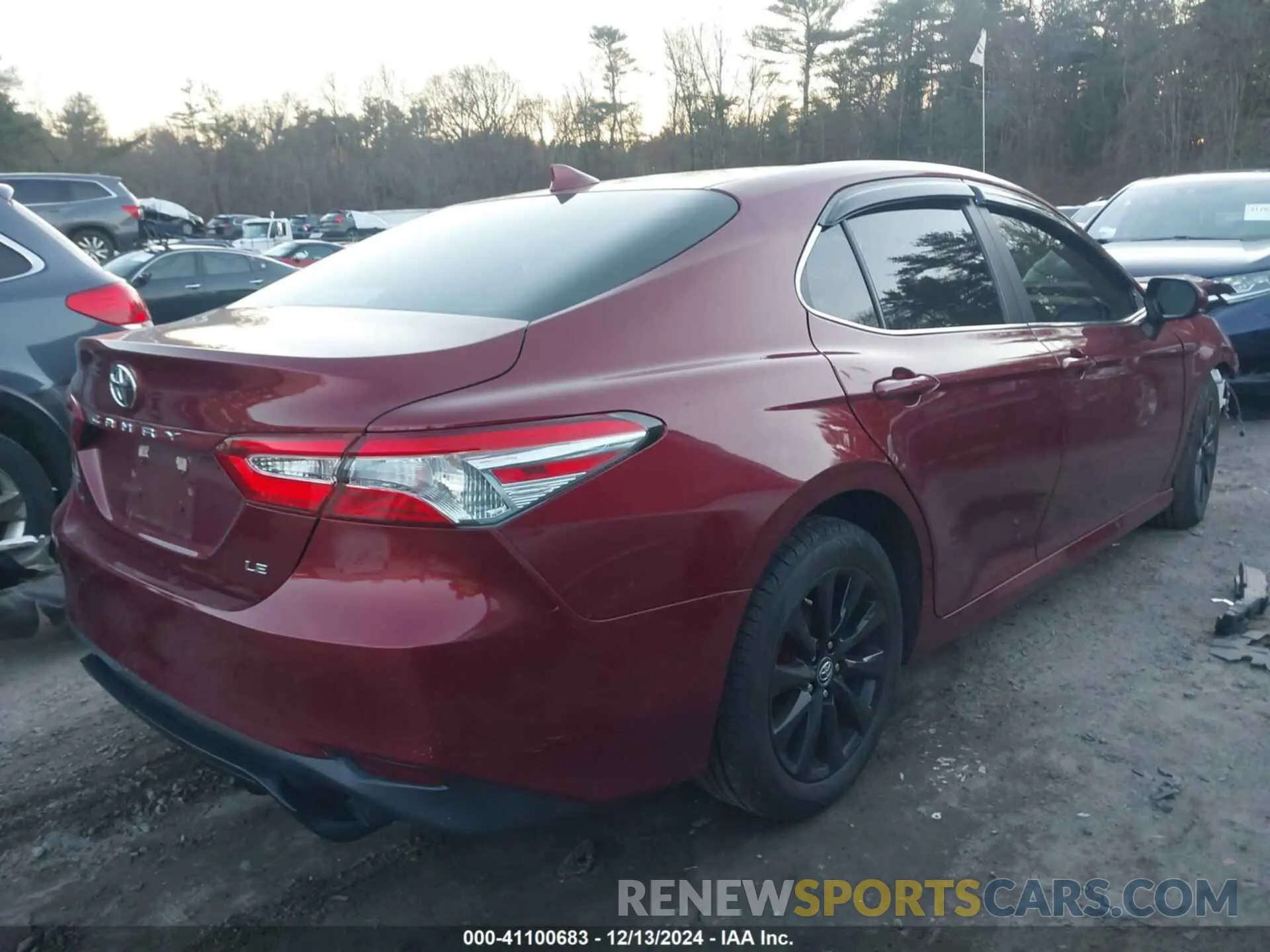 4 Photograph of a damaged car 4T1B11HK9KU692252 TOYOTA CAMRY 2019