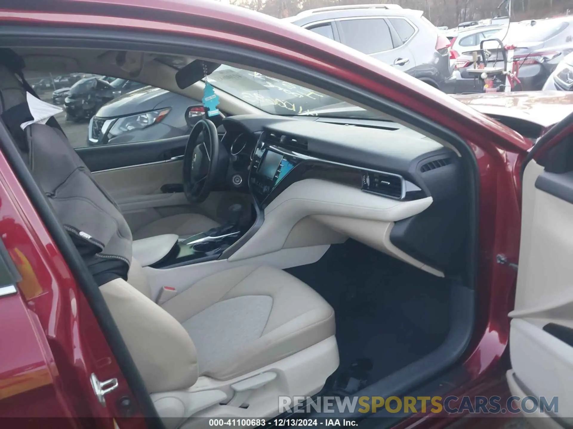 5 Photograph of a damaged car 4T1B11HK9KU692252 TOYOTA CAMRY 2019