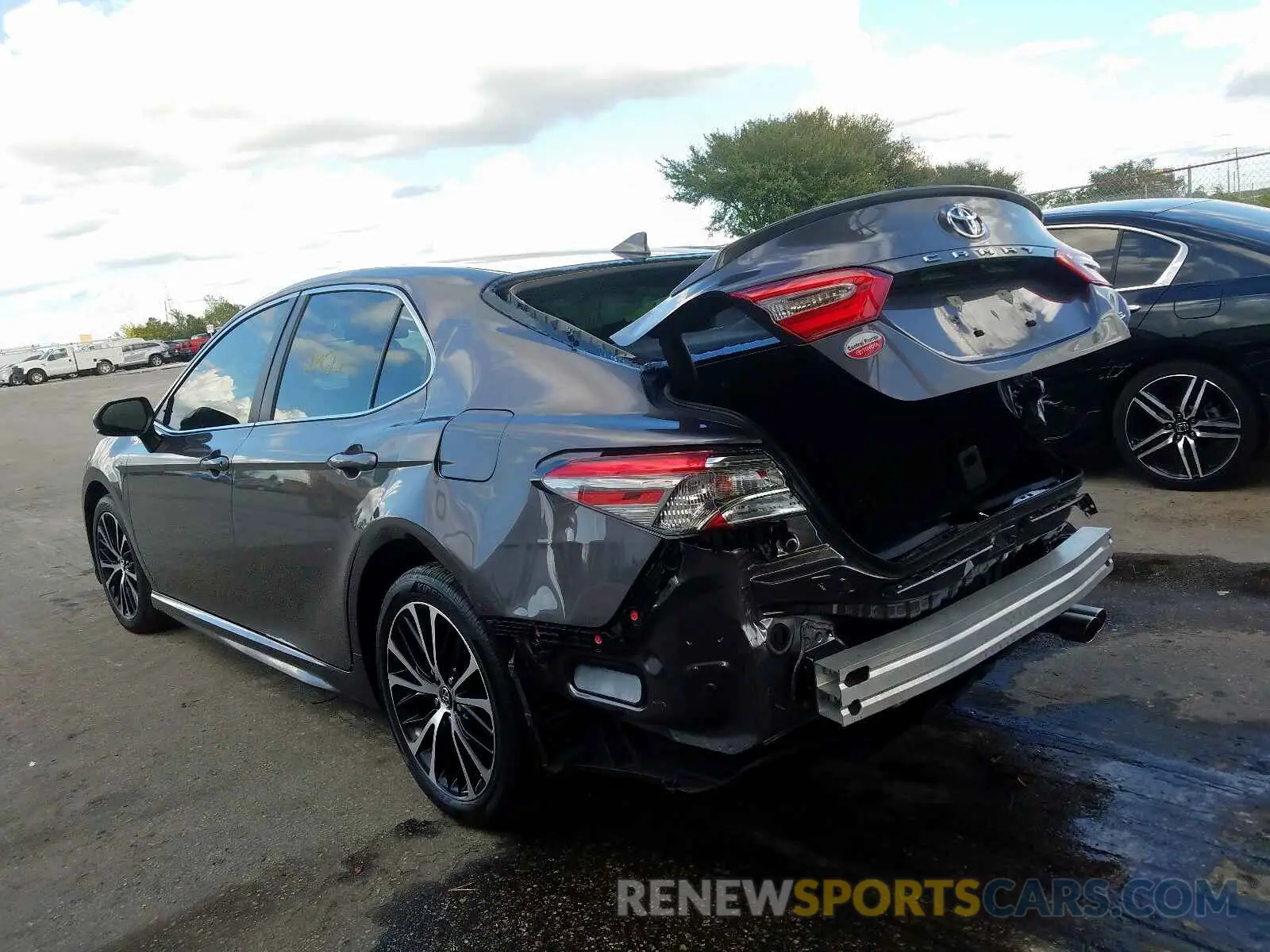 3 Photograph of a damaged car 4T1B11HK9KU702441 TOYOTA CAMRY 2019