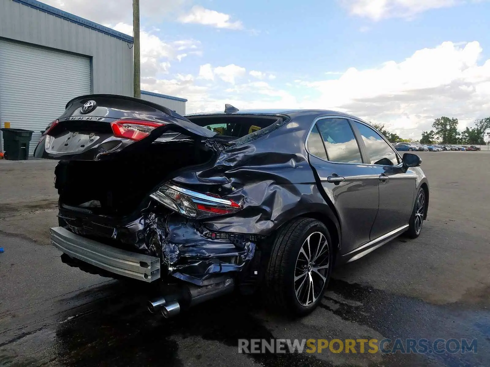 4 Photograph of a damaged car 4T1B11HK9KU702441 TOYOTA CAMRY 2019