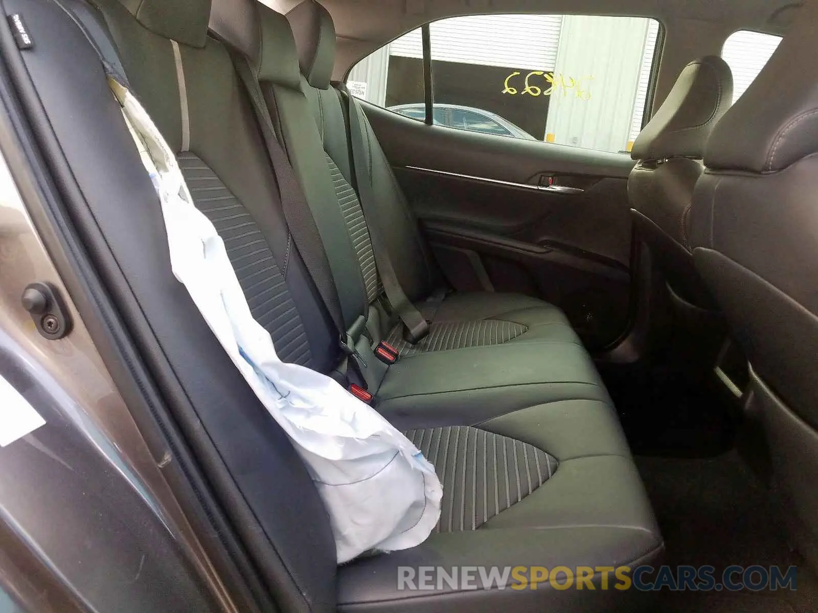 6 Photograph of a damaged car 4T1B11HK9KU702441 TOYOTA CAMRY 2019