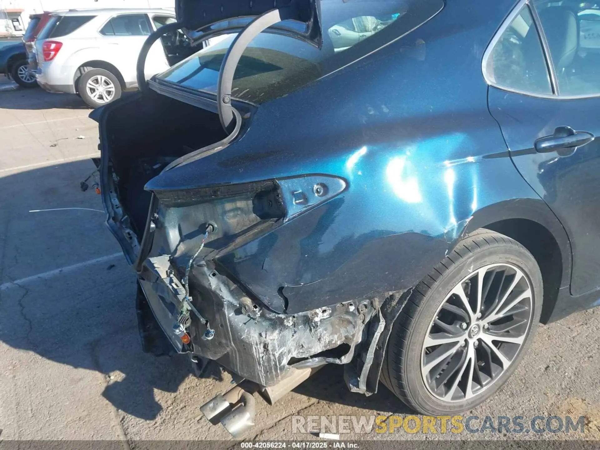 18 Фотография поврежденного автомобиля 4T1B11HK9KU706750 TOYOTA CAMRY 2019