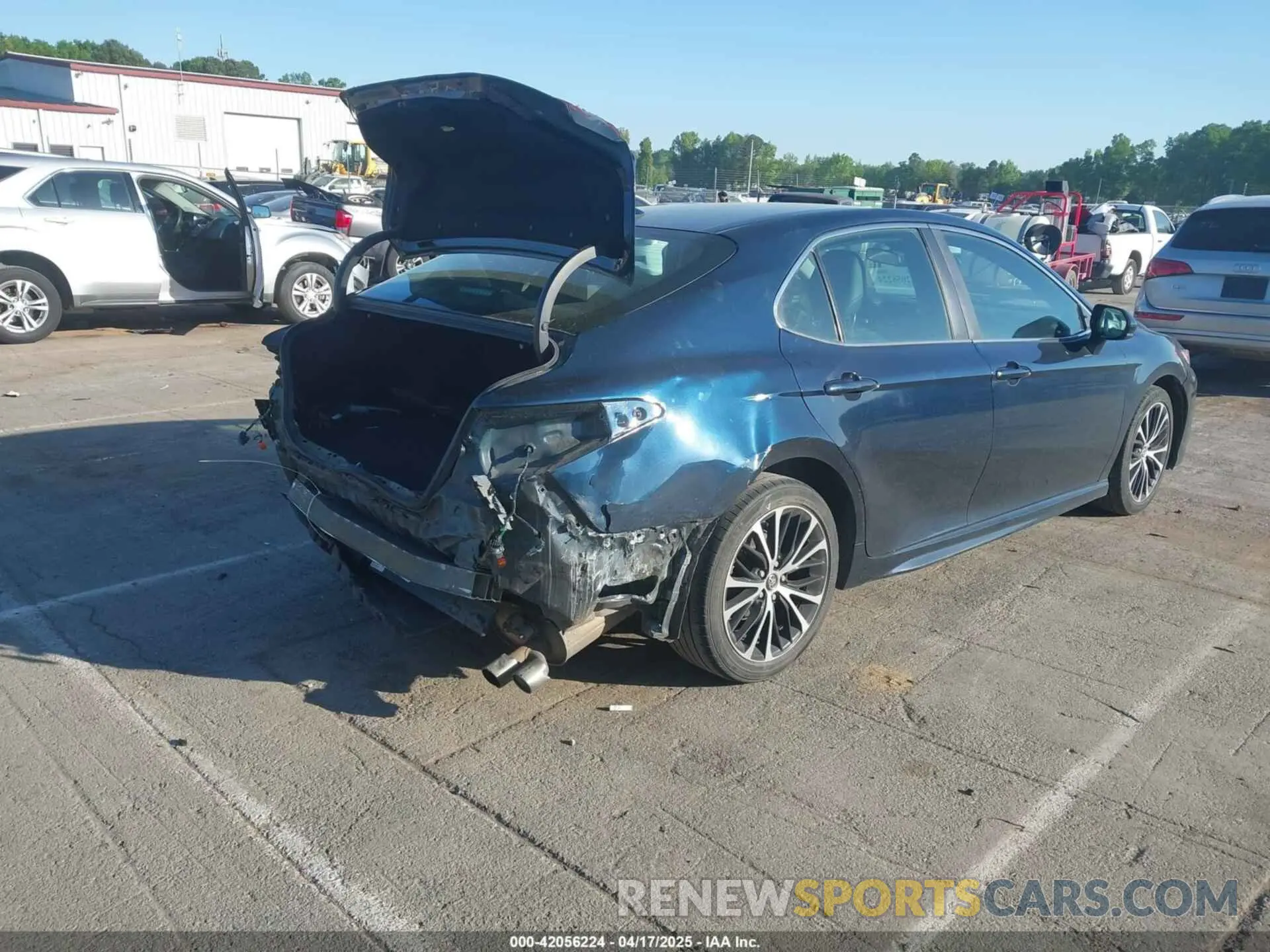 4 Фотография поврежденного автомобиля 4T1B11HK9KU706750 TOYOTA CAMRY 2019