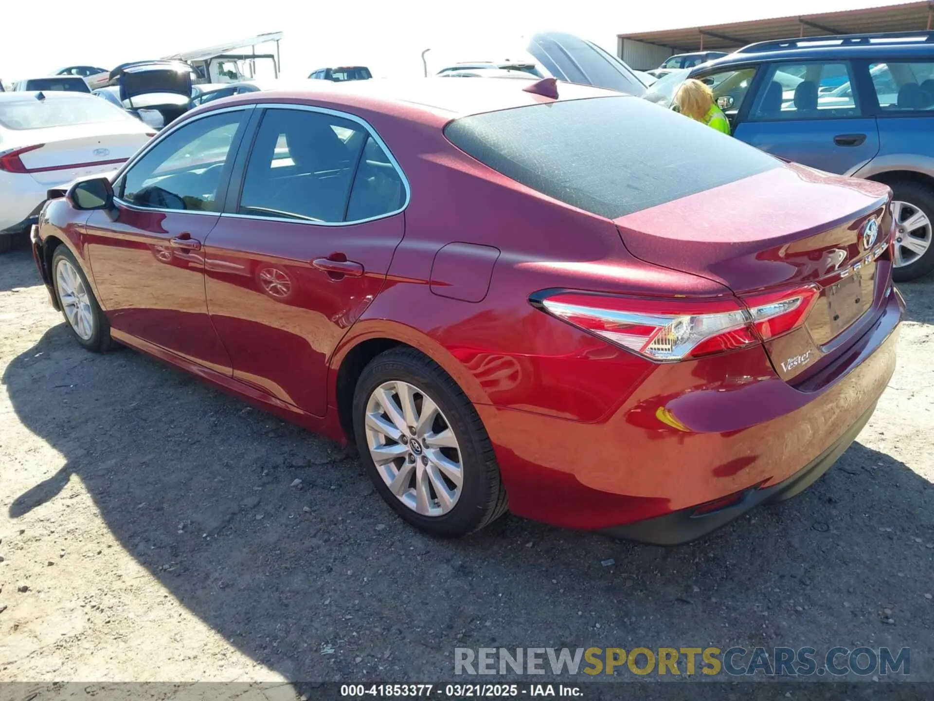 3 Фотография поврежденного автомобиля 4T1B11HK9KU708126 TOYOTA CAMRY 2019