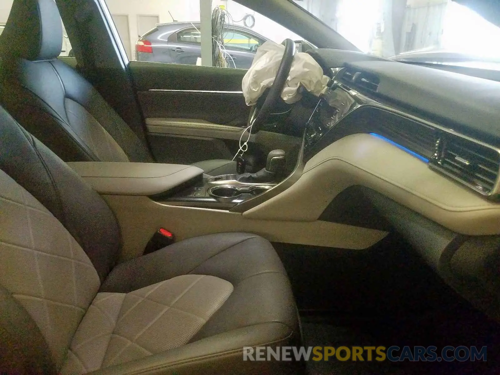 5 Photograph of a damaged car 4T1B11HK9KU711527 TOYOTA CAMRY 2019