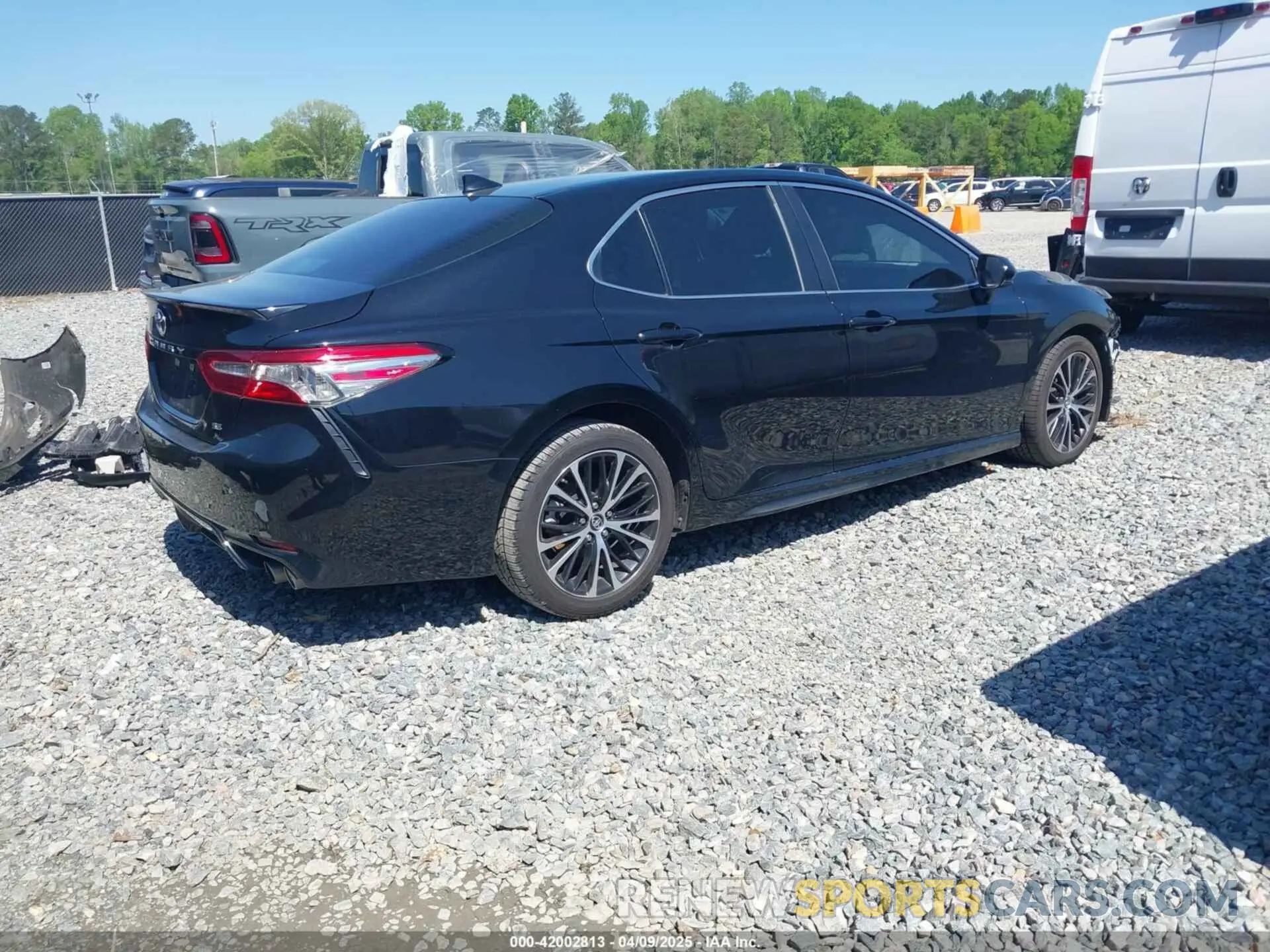 4 Photograph of a damaged car 4T1B11HK9KU713259 TOYOTA CAMRY 2019