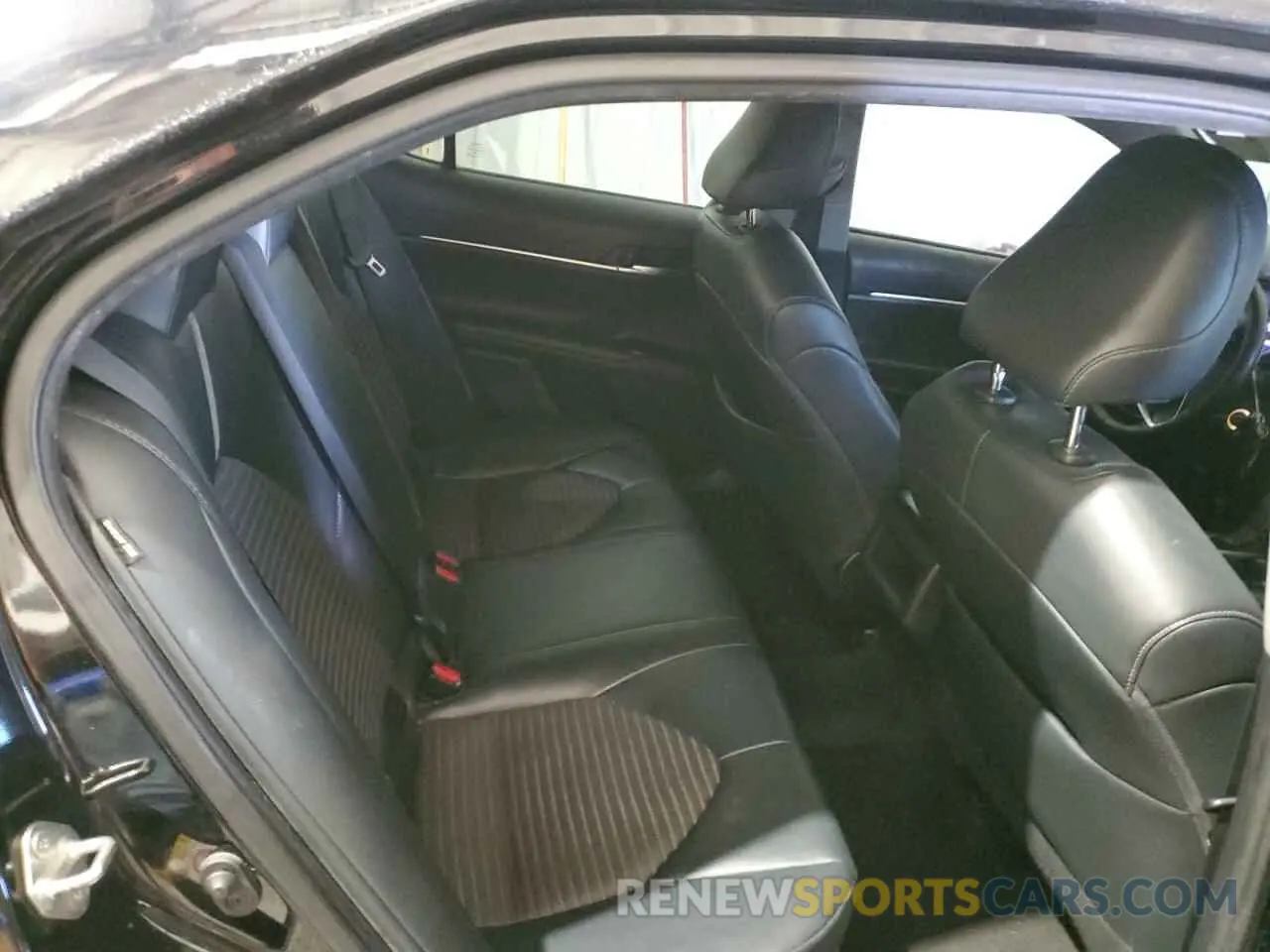 10 Photograph of a damaged car 4T1B11HK9KU723144 TOYOTA CAMRY 2019