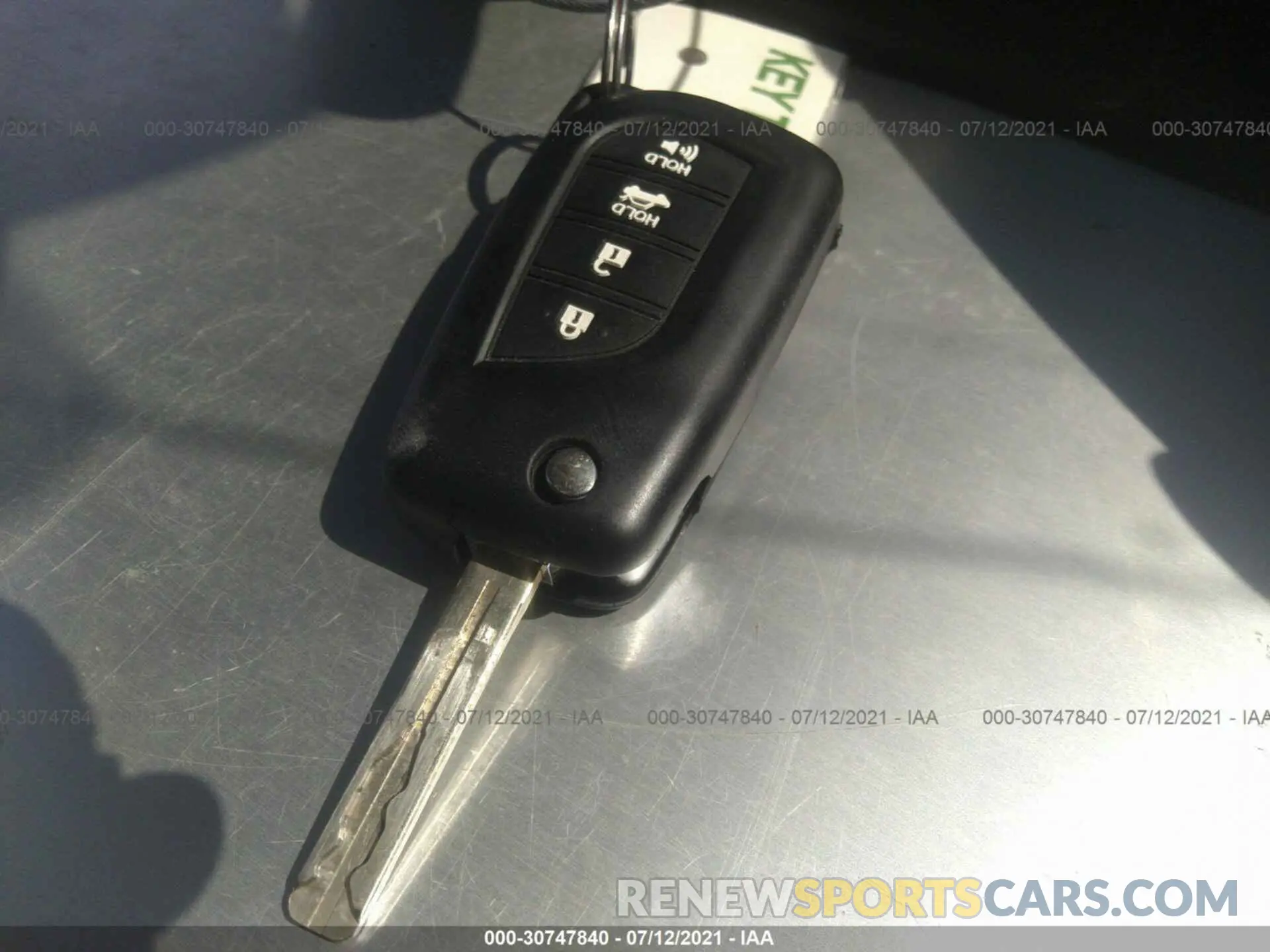 11 Photograph of a damaged car 4T1B11HK9KU726822 TOYOTA CAMRY 2019