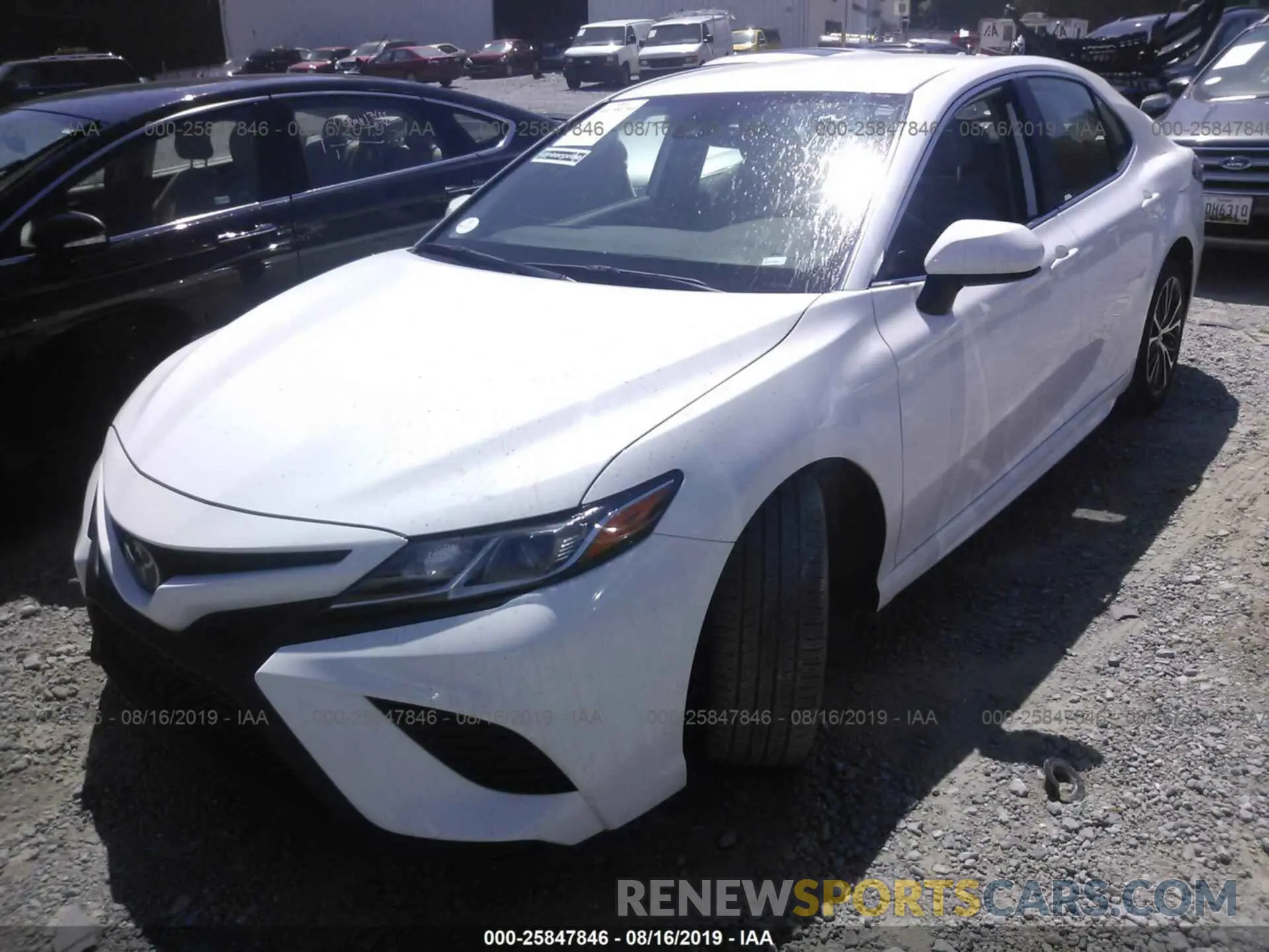 2 Photograph of a damaged car 4T1B11HK9KU727646 TOYOTA CAMRY 2019