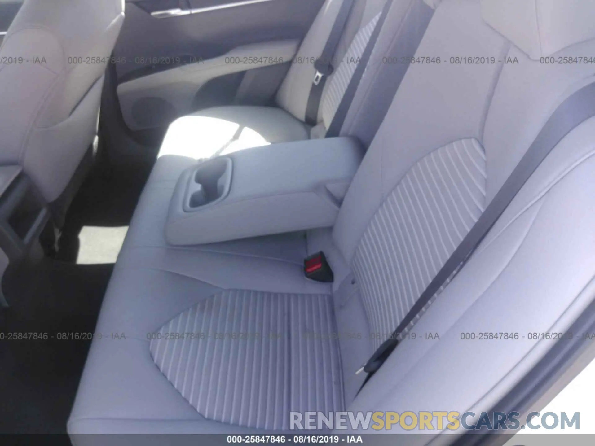8 Photograph of a damaged car 4T1B11HK9KU727646 TOYOTA CAMRY 2019