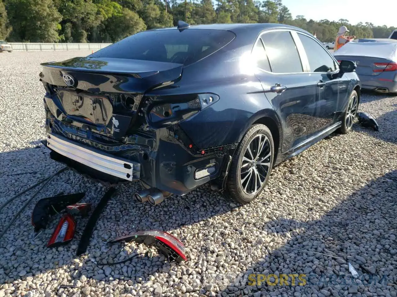 4 Фотография поврежденного автомобиля 4T1B11HK9KU753826 TOYOTA CAMRY 2019