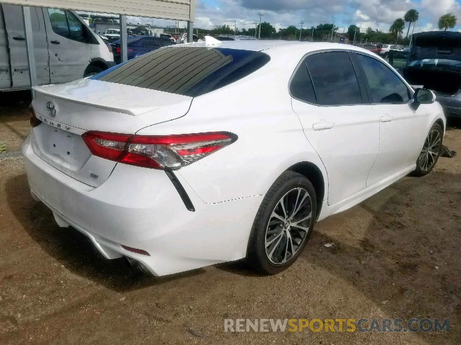 4 Photograph of a damaged car 4T1B11HK9KU763787 TOYOTA CAMRY 2019