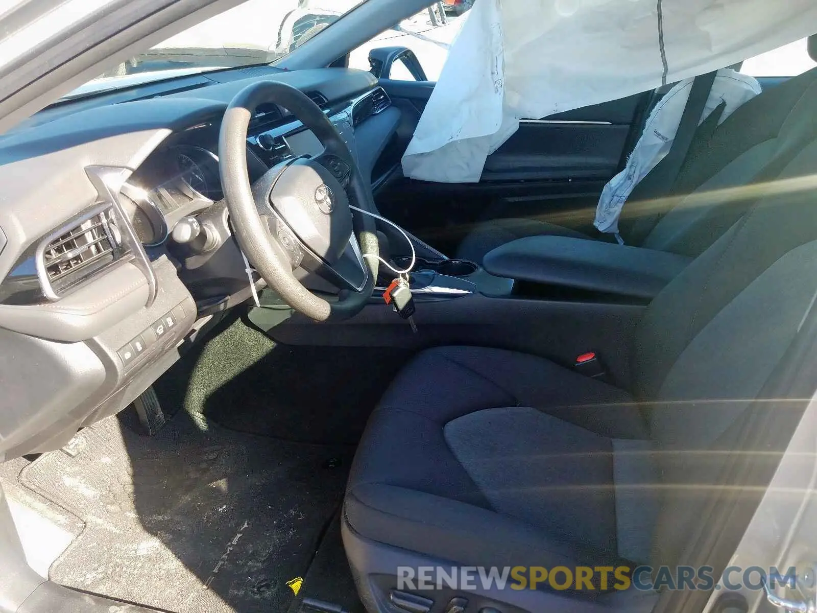 5 Photograph of a damaged car 4T1B11HK9KU772067 TOYOTA CAMRY 2019