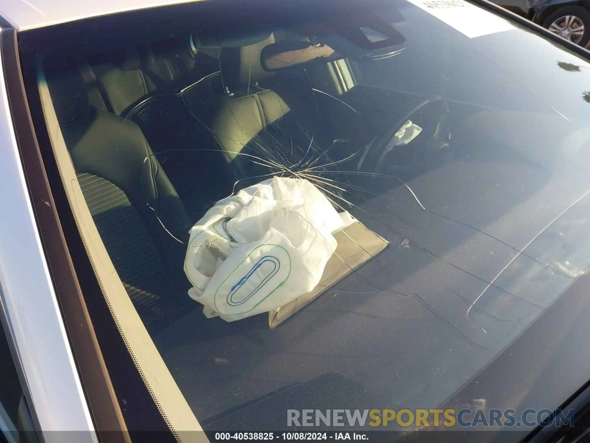 18 Photograph of a damaged car 4T1B11HK9KU773574 TOYOTA CAMRY 2019