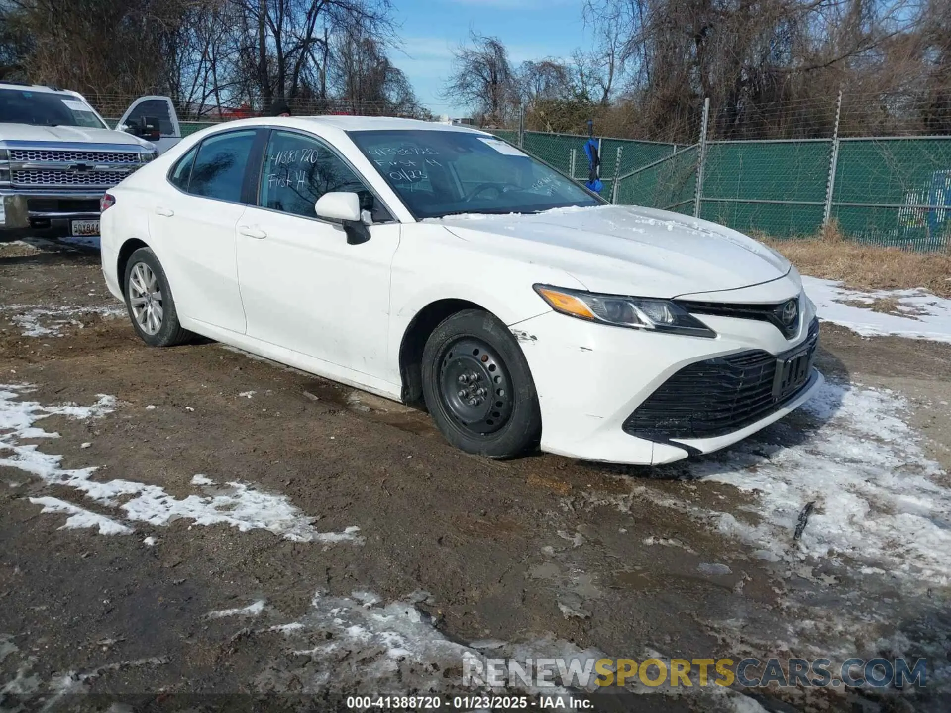 1 Фотография поврежденного автомобиля 4T1B11HK9KU773784 TOYOTA CAMRY 2019
