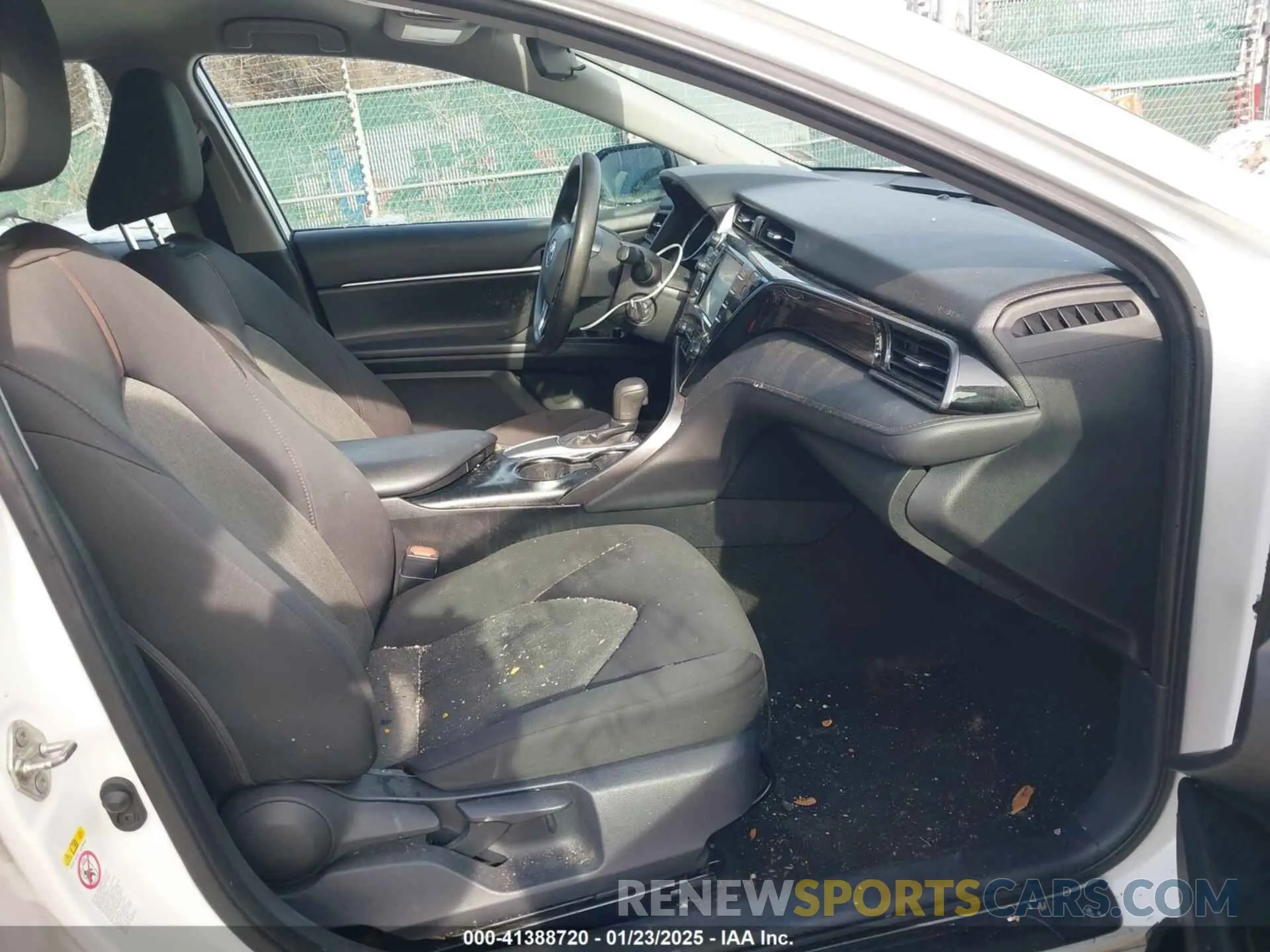 5 Фотография поврежденного автомобиля 4T1B11HK9KU773784 TOYOTA CAMRY 2019